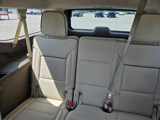 Used 2023 White Frost Tricoat GMC Denali image 26