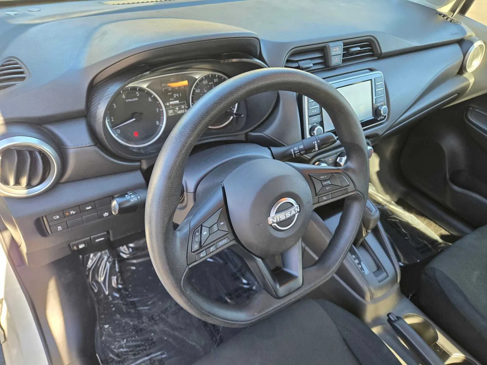 Used 2024  Nissan S image 11