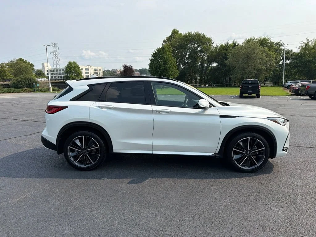 Used 2024 Radiant White INFINITI SPORT image 10
