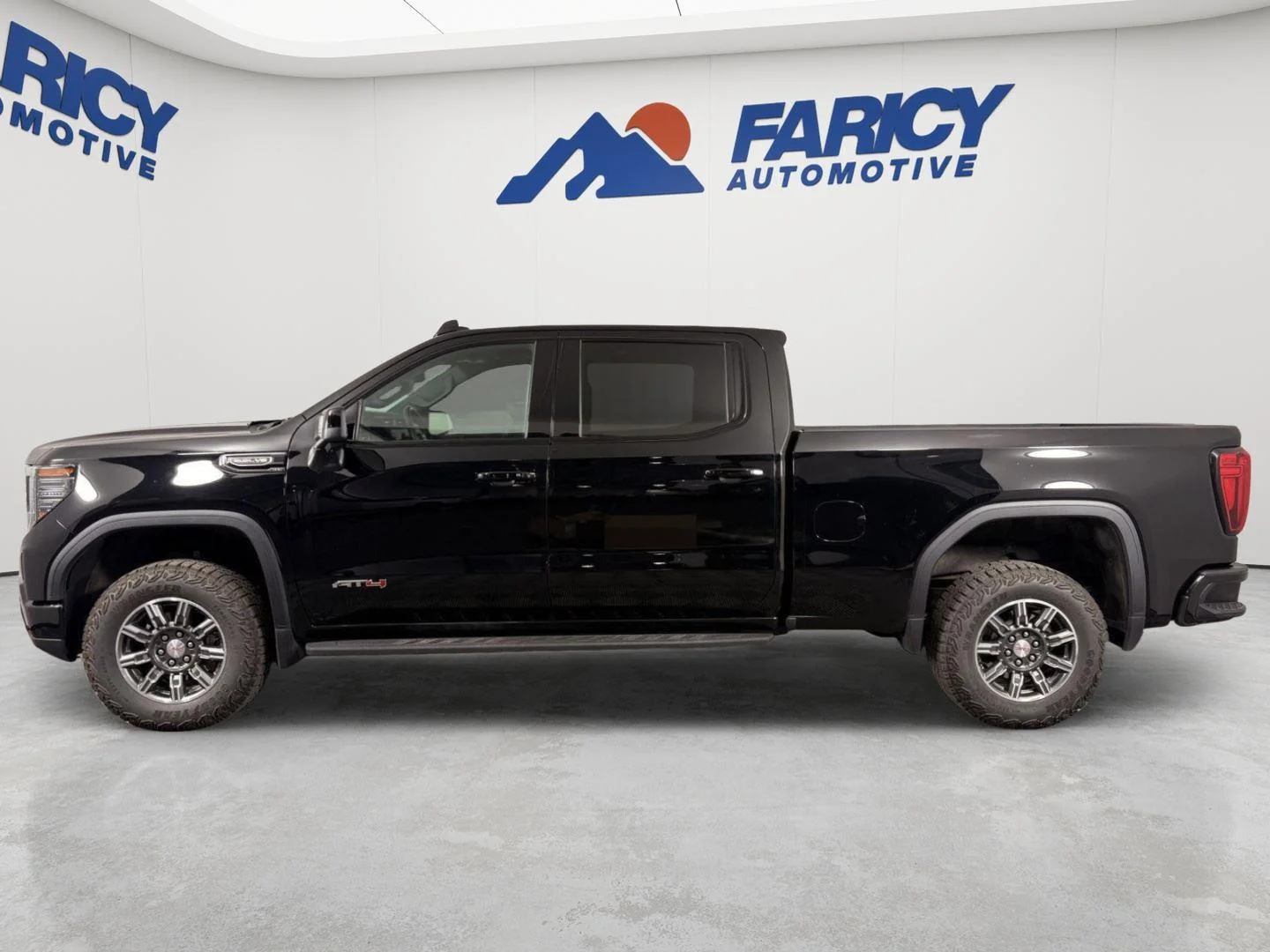 Used 2024 Onyx Black GMC AT4 image 2