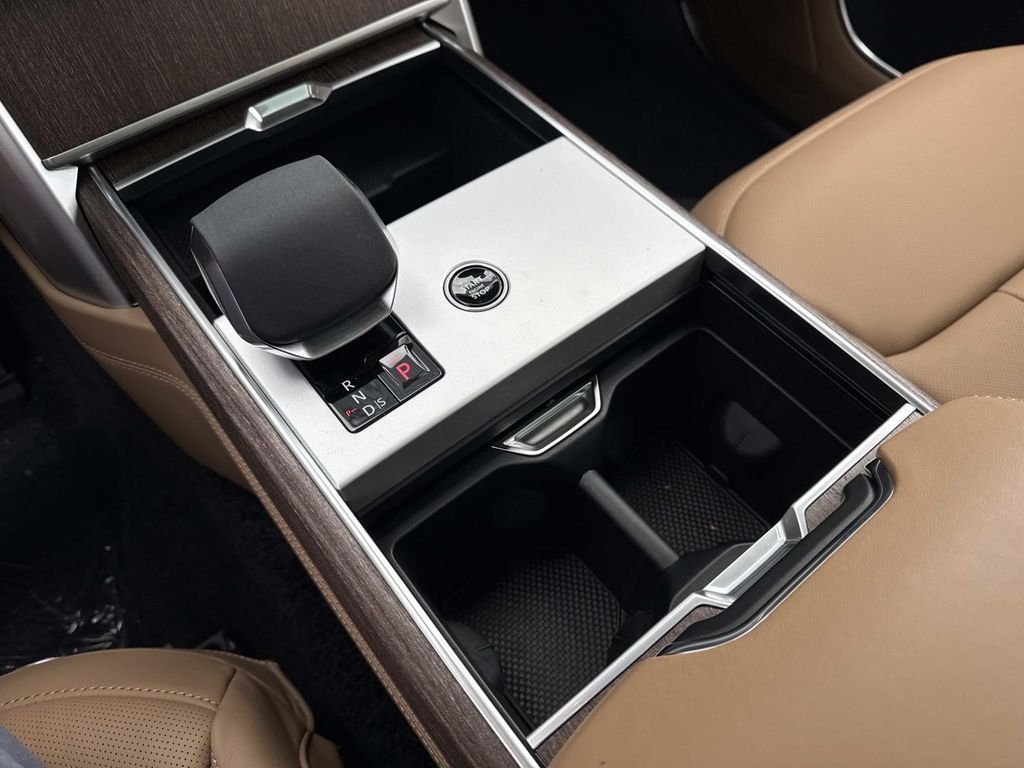 2025 Land Rover Range Rover SE - Photo 25