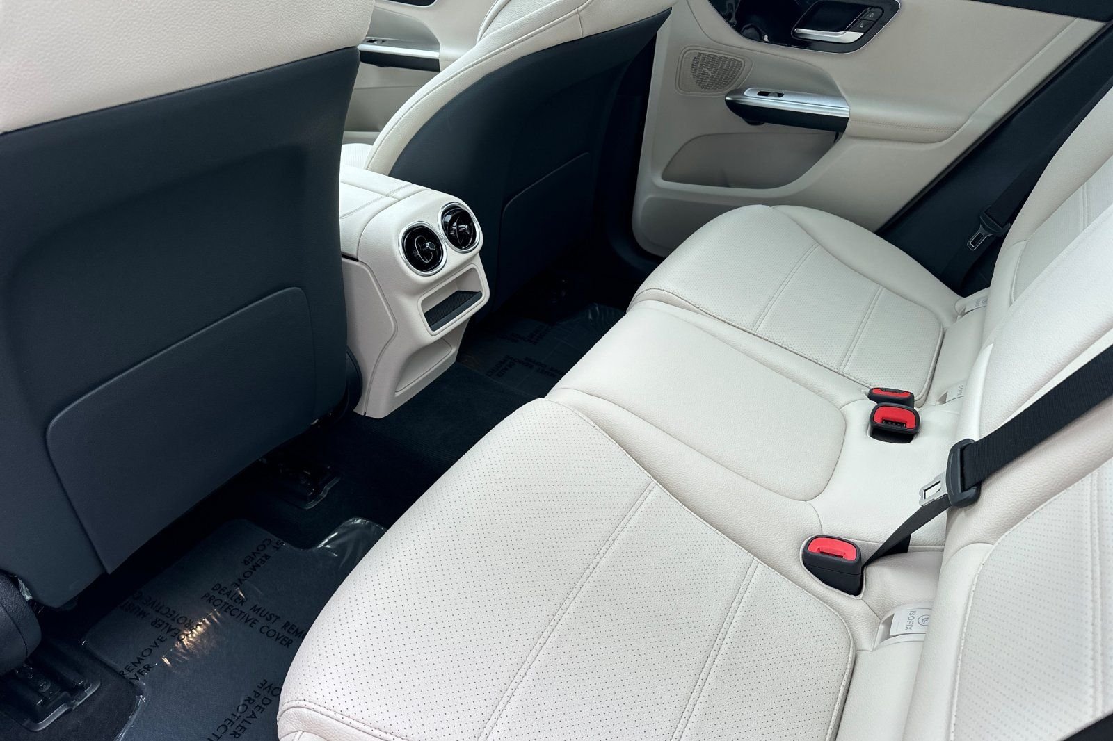 Certified Used 2026 White Mercedes-Benz GLC 300 image 12