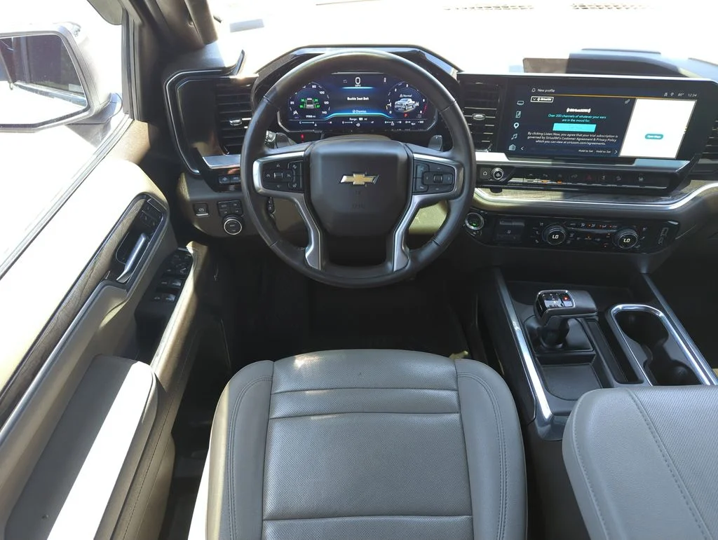 Used 2025 White Chevrolet LTZ image 13
