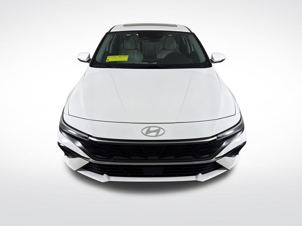 2025 Hyundai Elantra Limited - Photo 11