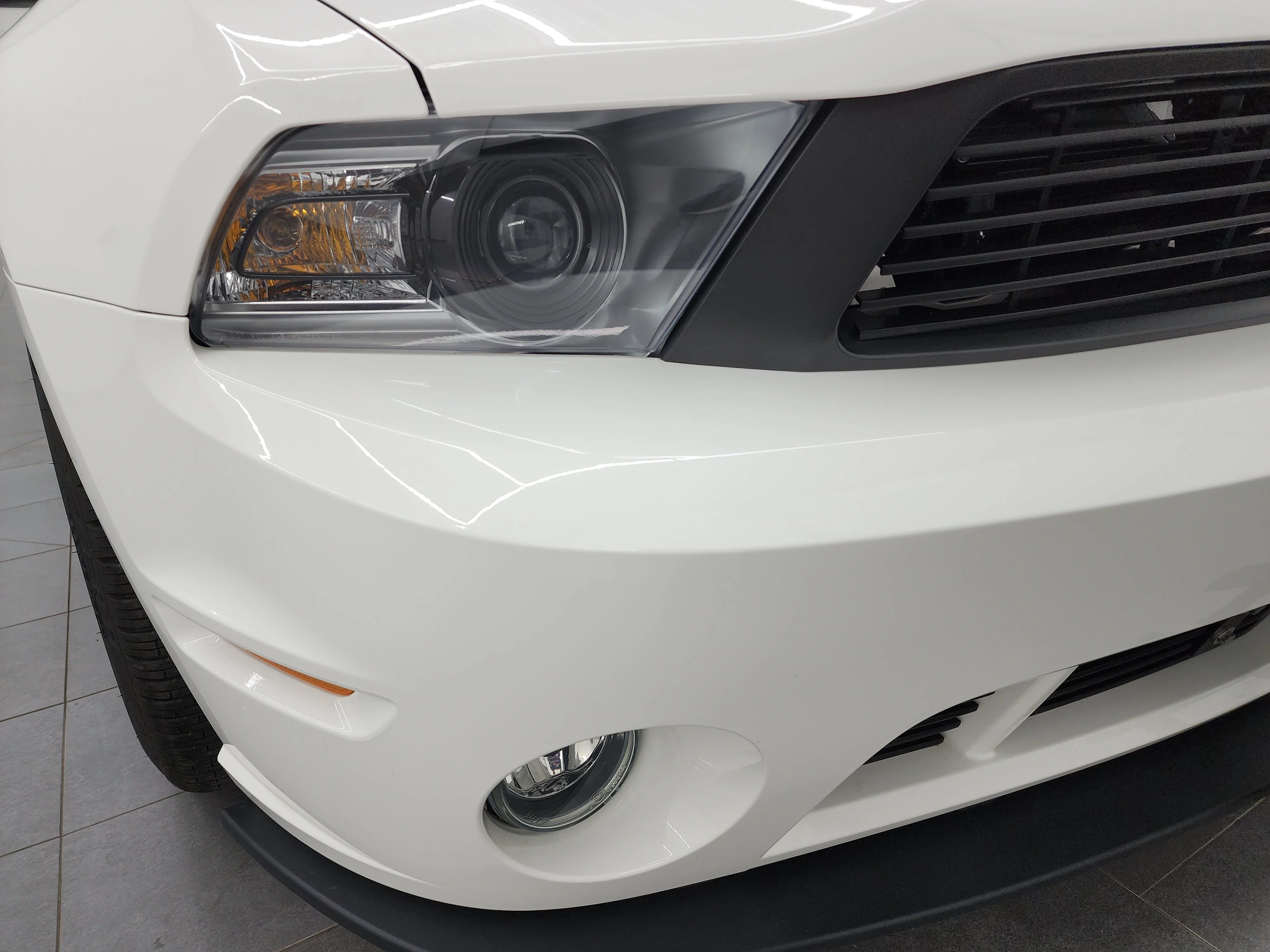 Used 2011 Performance White Ford GT Premium image 26