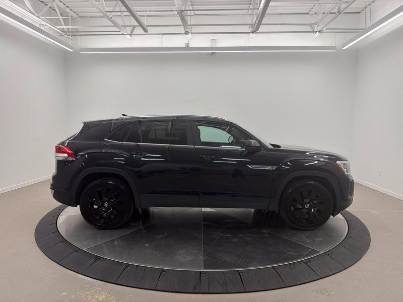 Used 2024  Volkswagen 2.0T SE w/Technology image 2