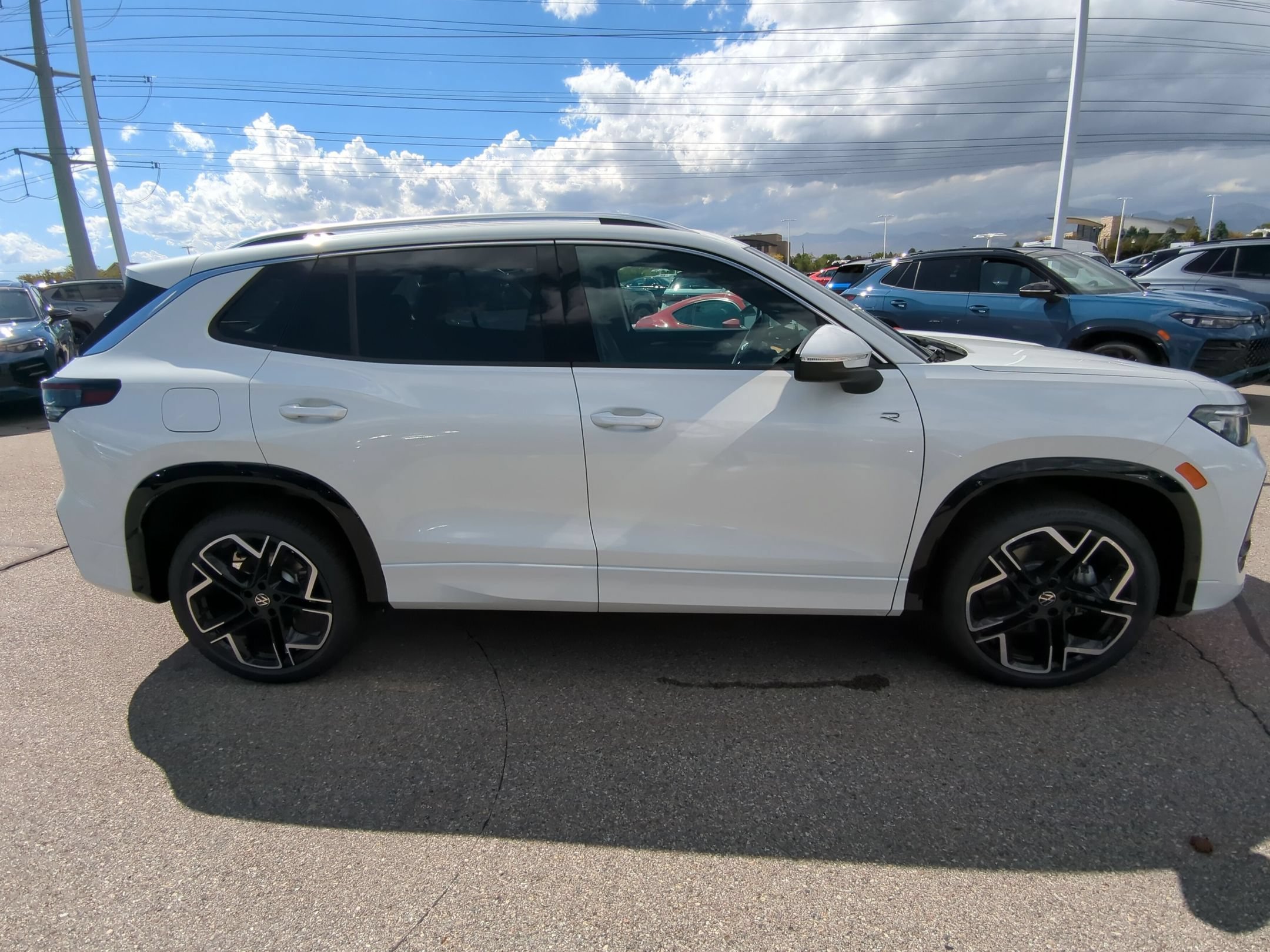 New 2026 Opal White Pearl Volkswagen SEL R-Line Turbo image 2