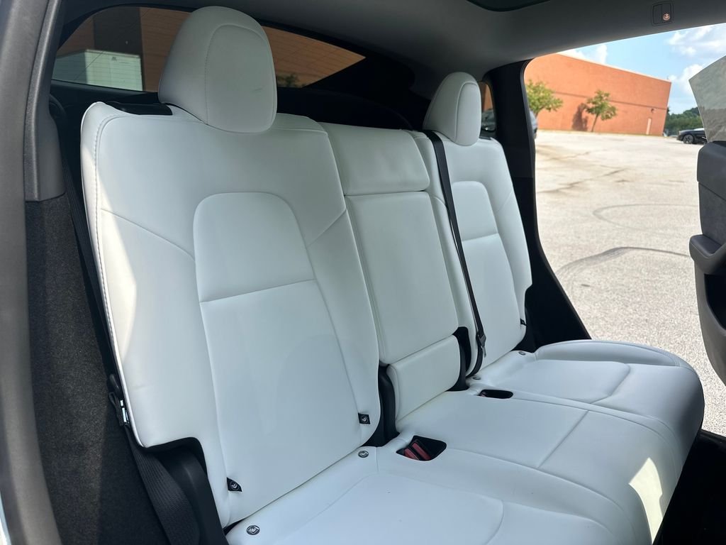 Used 2025  Tesla Long Range image 24
