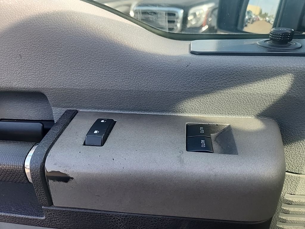 Used 2014 Gray Ford XLT image 24
