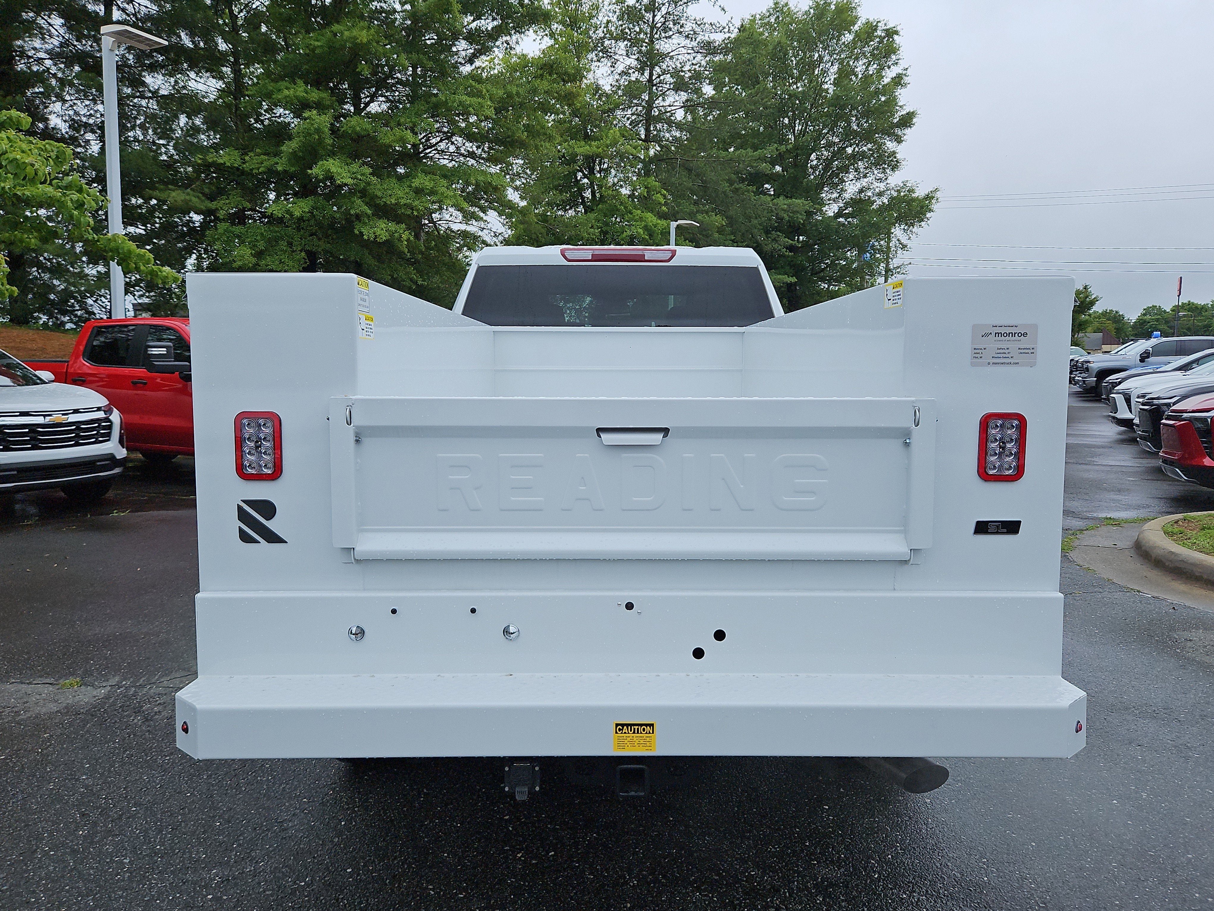 New 2025 Summit White Chevrolet WT image 4