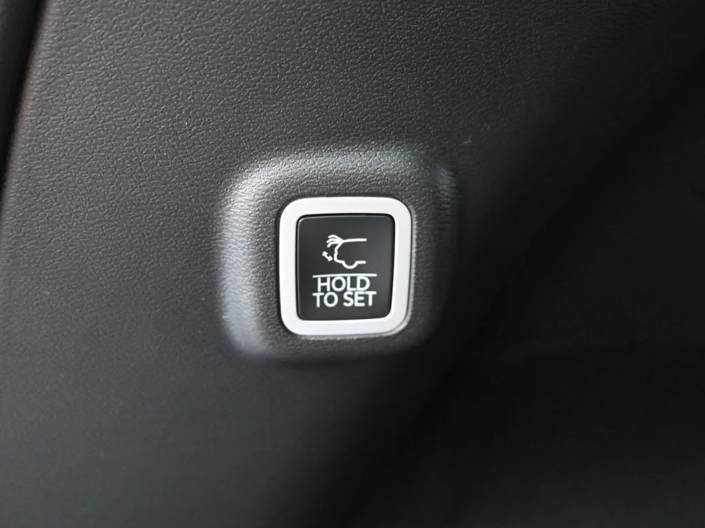 New 2026 Sting-Gray Clear-Coat Exterior Paint Jeep Limited image 22
