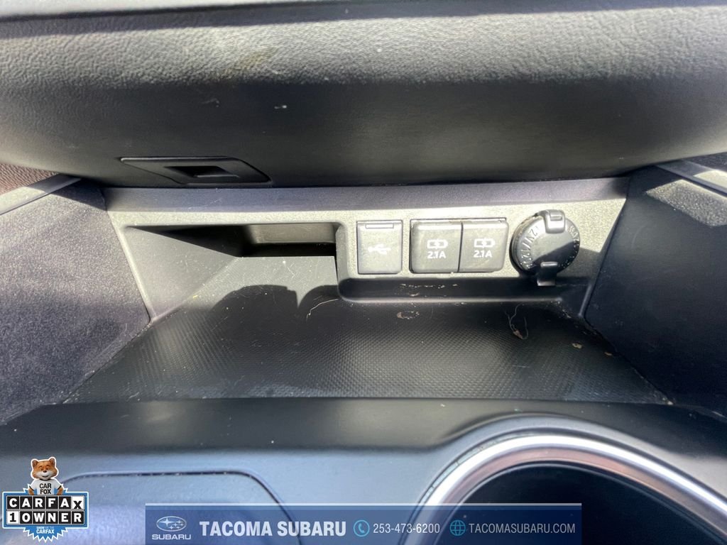 Used 2021  Toyota XLE image 22