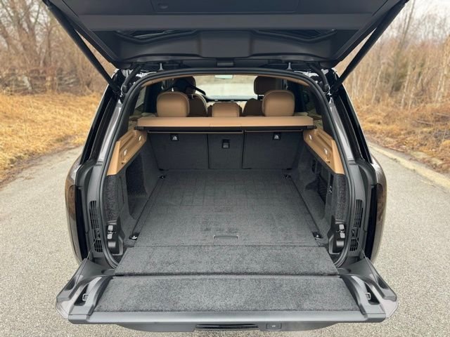 New 2026 Charente Grey Land Rover SE image 7
