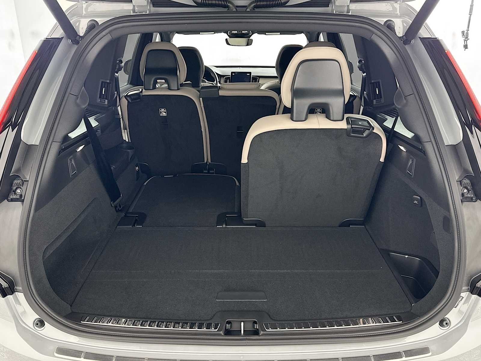 New 2026 Vapour Grey Volvo Plus image 24