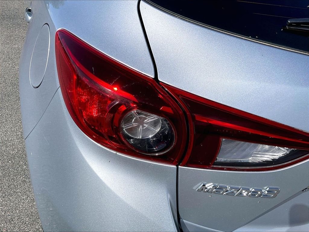 Used 2017 Sonic Silver Metallic Mazda Sport image 30