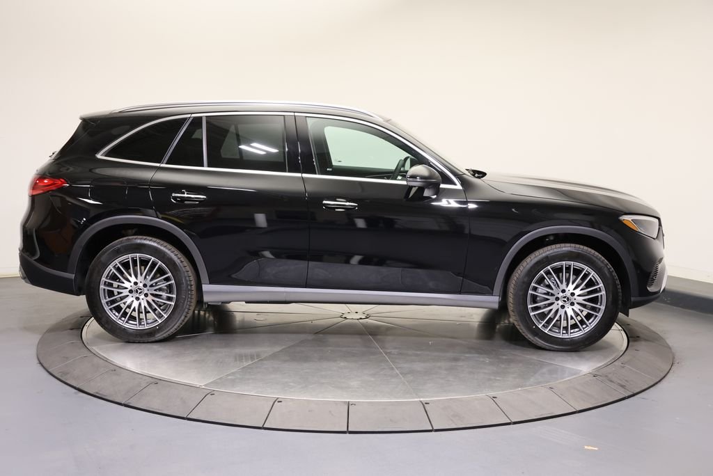 Used 2026 Black Mercedes-Benz GLC 300 image 8