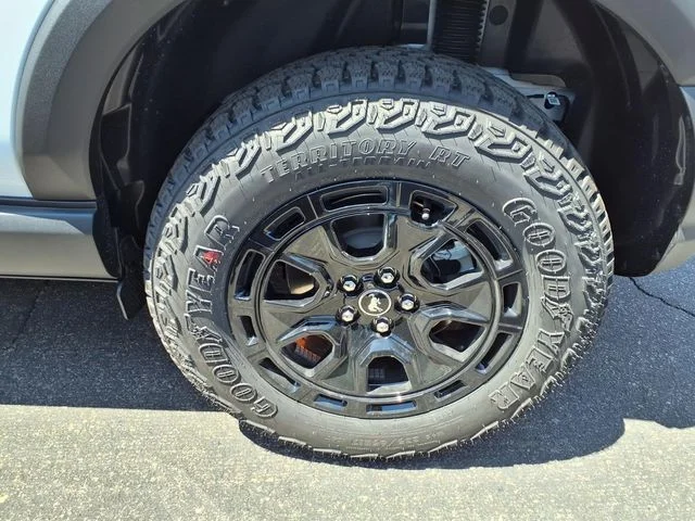 New 2026 Oxford White Ford Badlands image 5