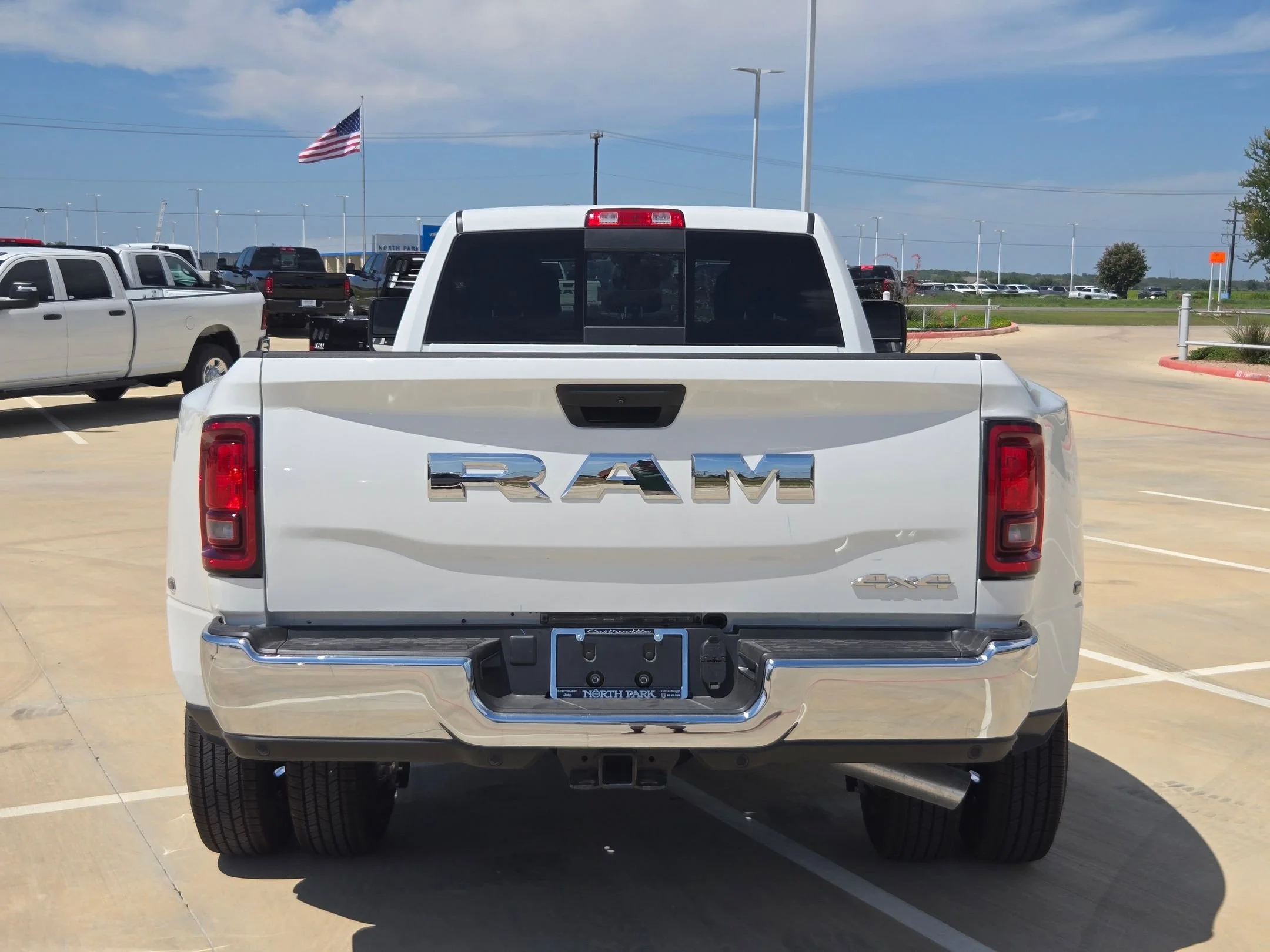 New 2026 Bright White Clear-Coat Exterior Paint RAM Tradesman image 4