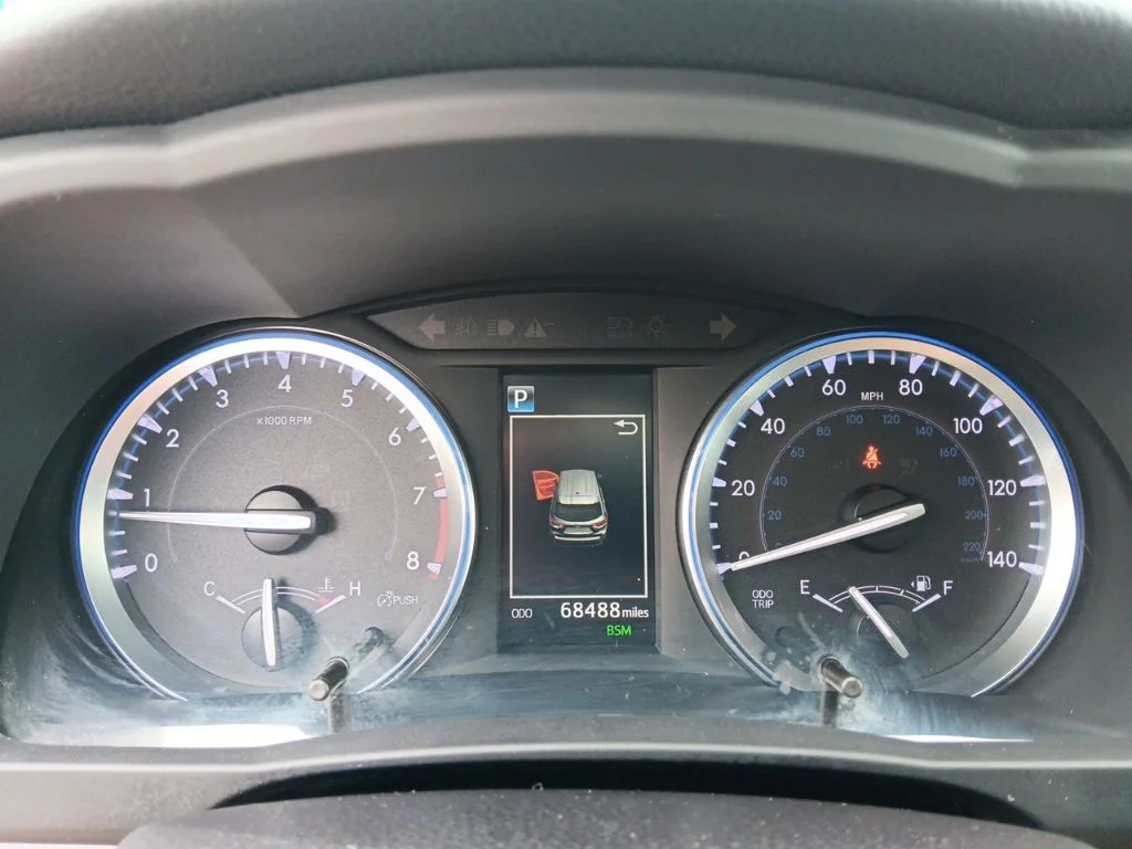 Used 2019 Shoreline Blue Pearl Toyota XLE image 35