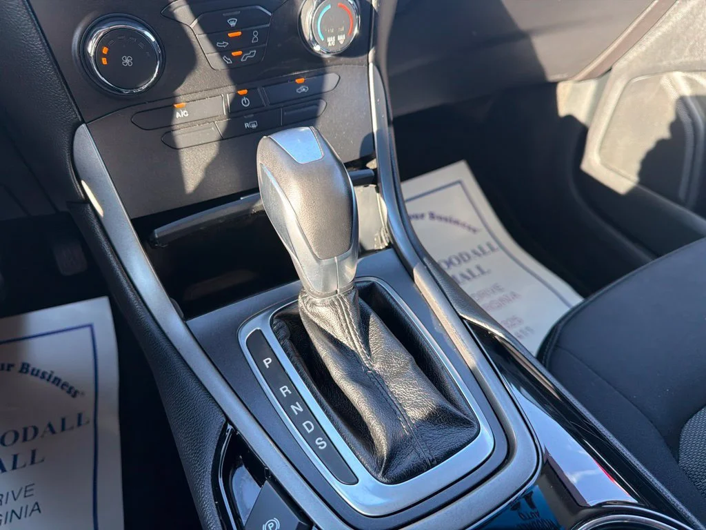 Used 2018 Magnetic Metallic Ford SE image 22
