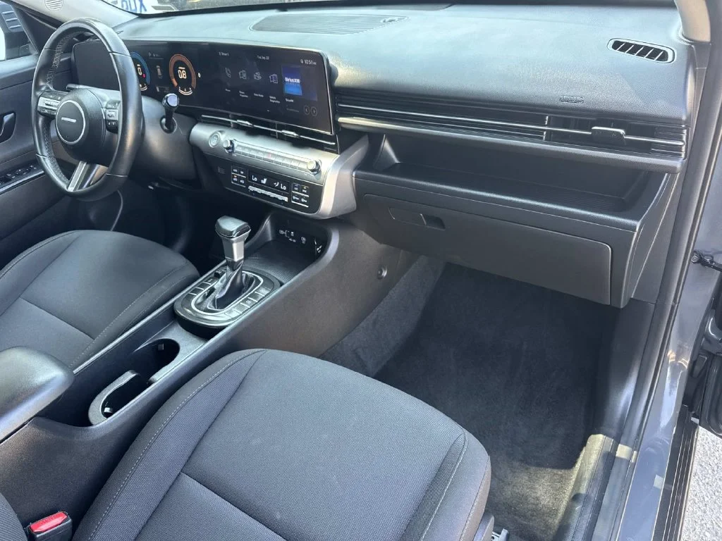 Used 2025 Gray Hyundai SEL image 21