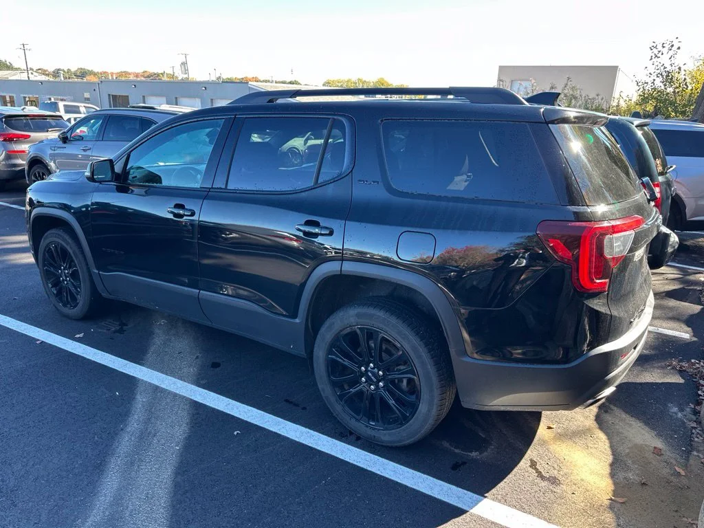 Used 2023 Ebony Twilight Metallic GMC SLE image 4