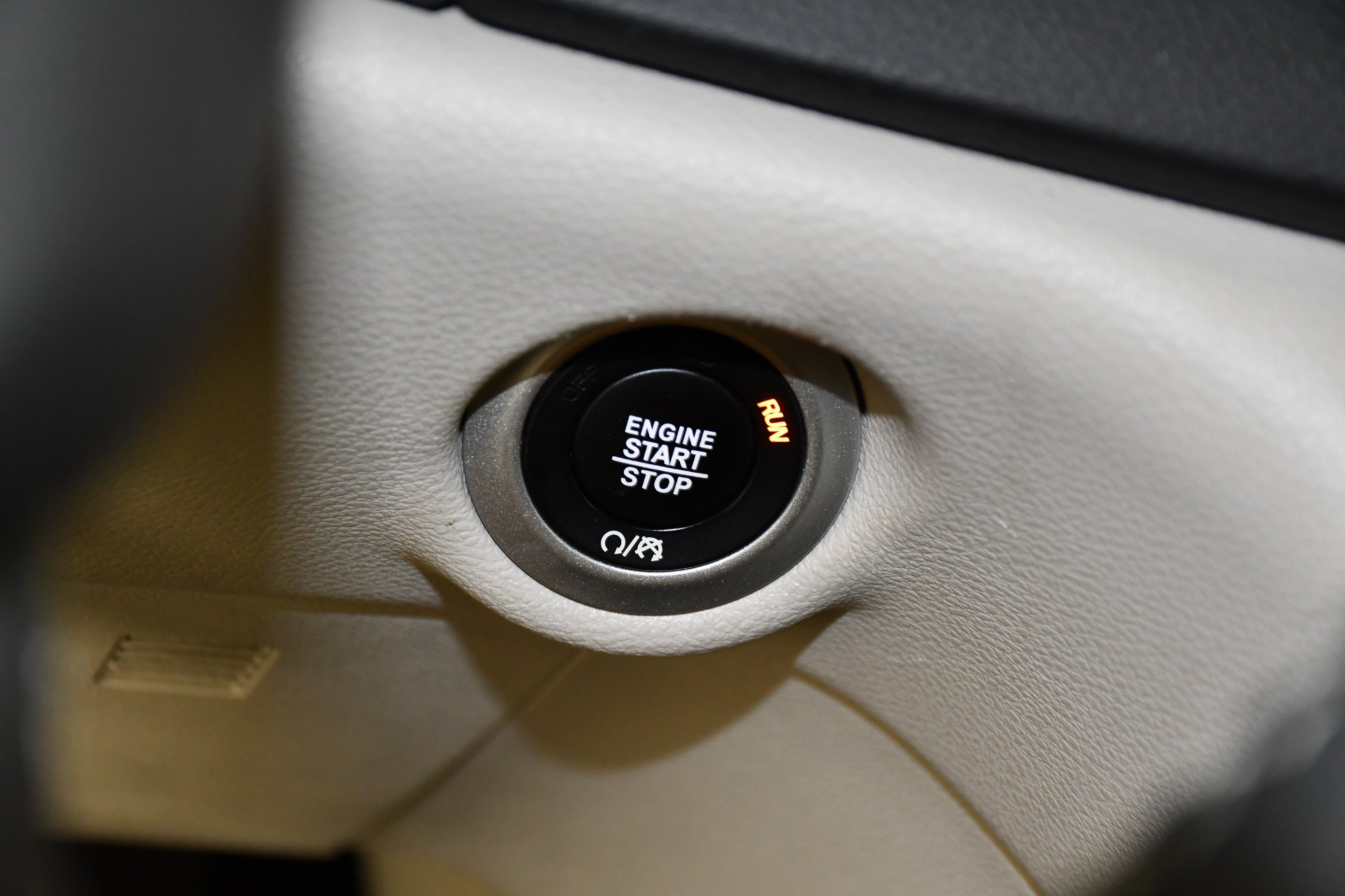 Used 2023 Bright White Clearcoat Chrysler LX image 25