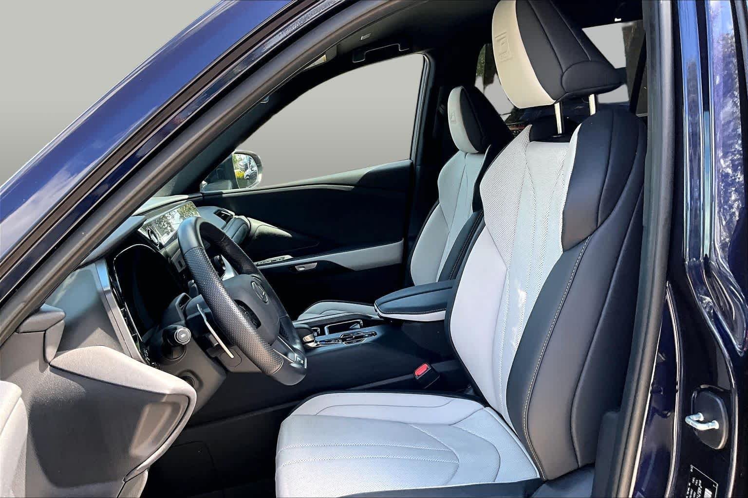 Used 2025 Nightfall Mica Lexus F SPORT Premium image 8