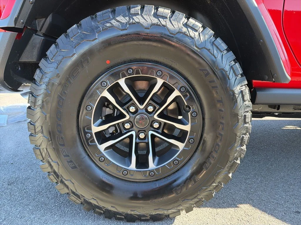 New 2026 Firecracker Red Clear-Coat Exterior Paint Jeep Rubicon X image 13