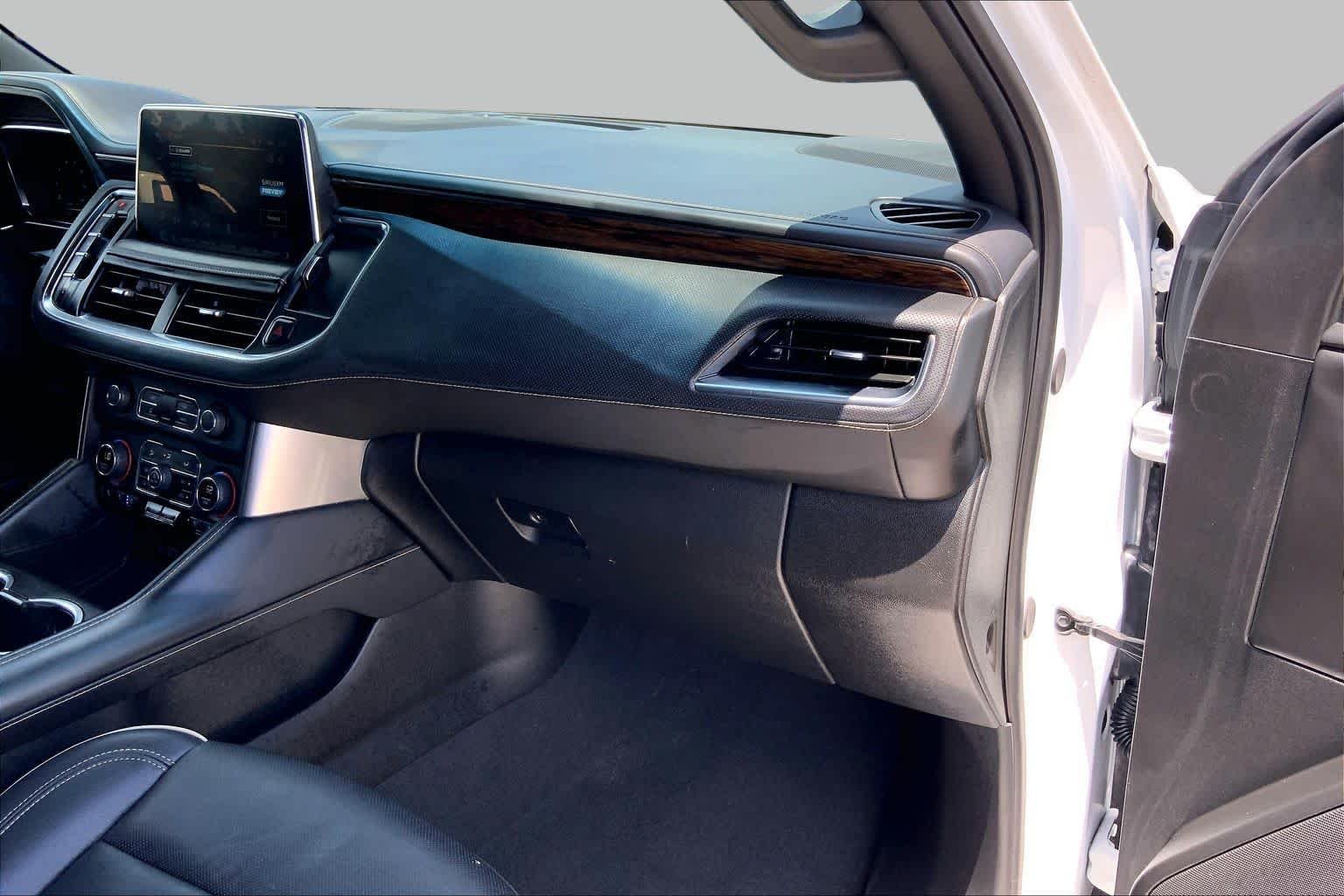 Used 2024 Summit White Chevrolet Premier image 18