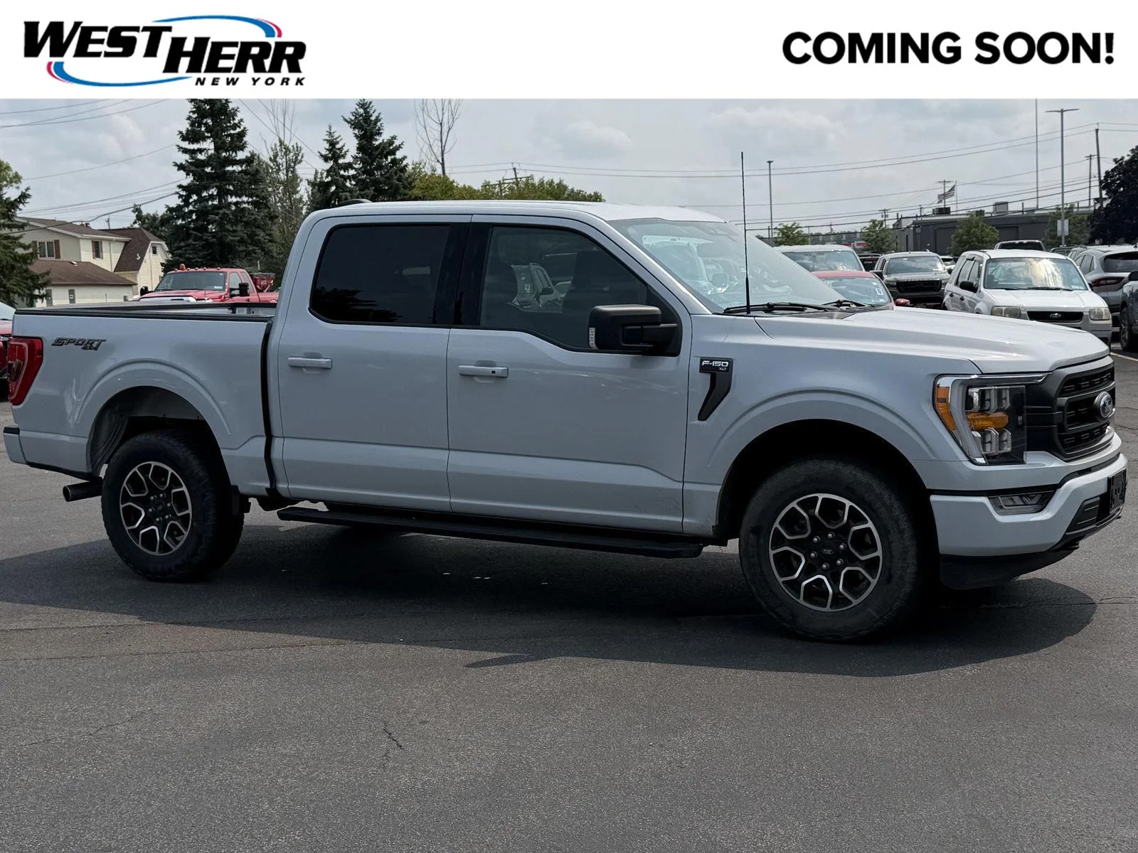 Used 2022 Space Gray Ford XLT image 1