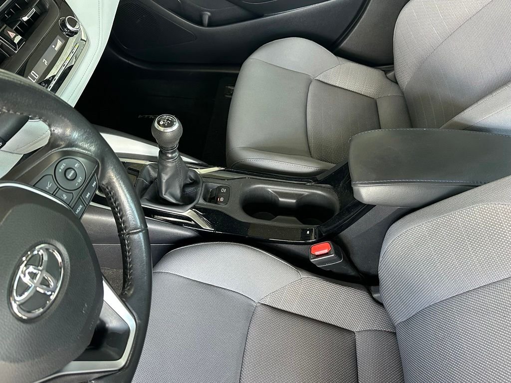 Used 2022 White Toyota SE image 17