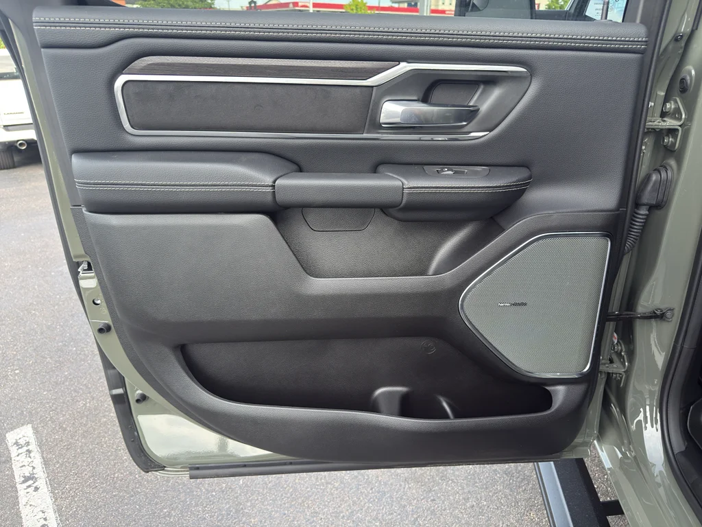 New 2026 Canyon Lake Exterior Paint RAM Laramie image 17