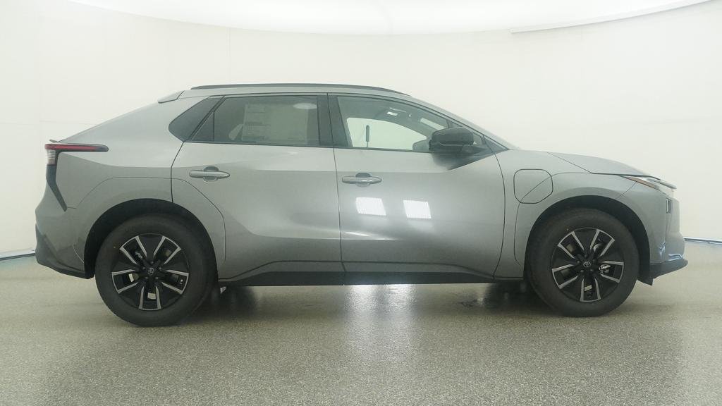 New 2026 Heavy Metal Toyota XLE image 13