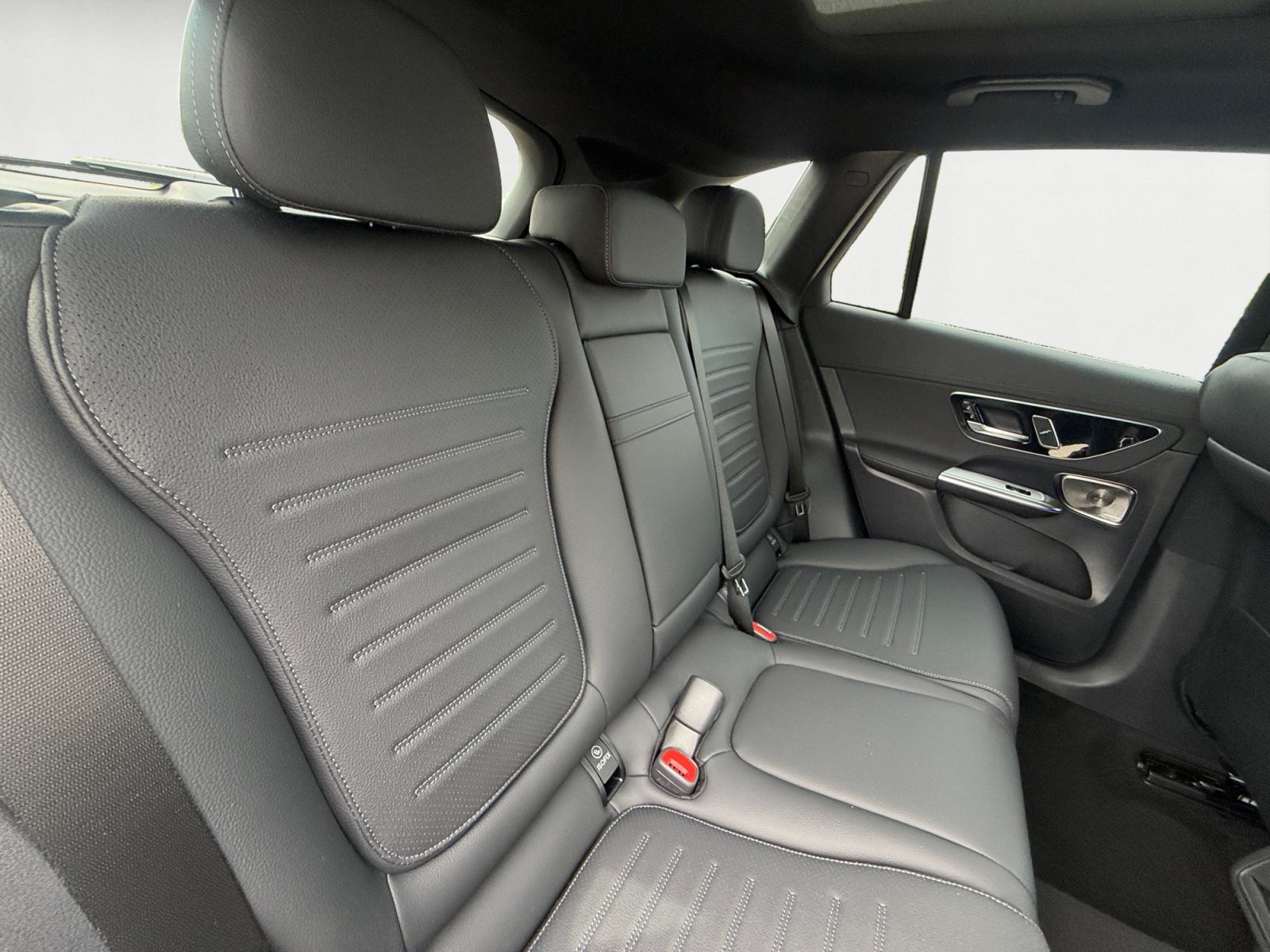 New 2026 Black Mercedes-Benz GLC 300 image 18