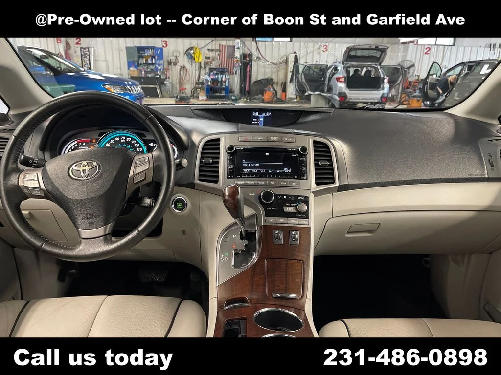 Used 2010 Silver Toyota Base image 17