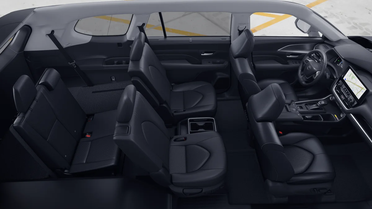 New 2026 Wind Chill Pearl Toyota Hybrid XLE image 22