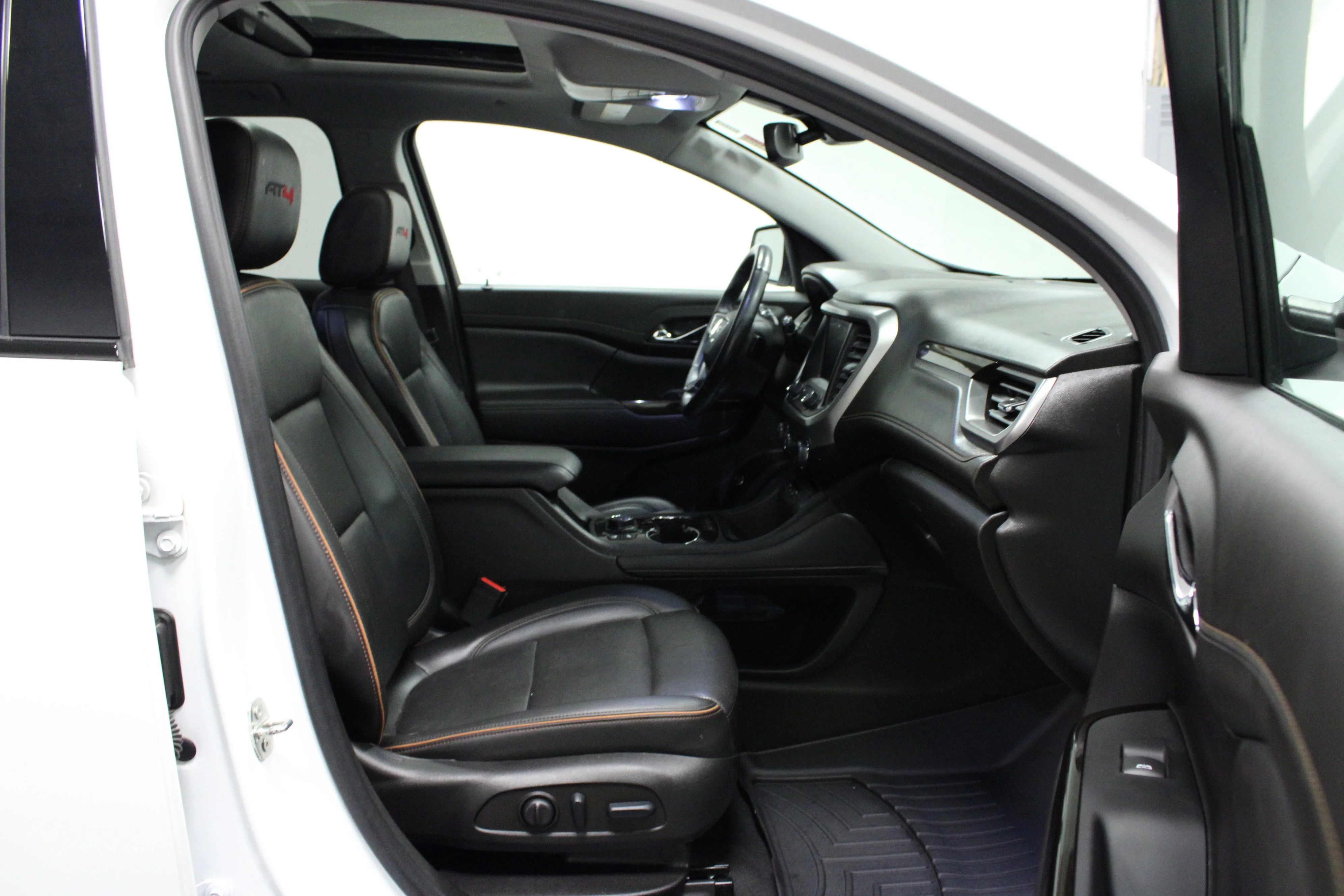 Used 2023 Summit White GMC AT4 image 15