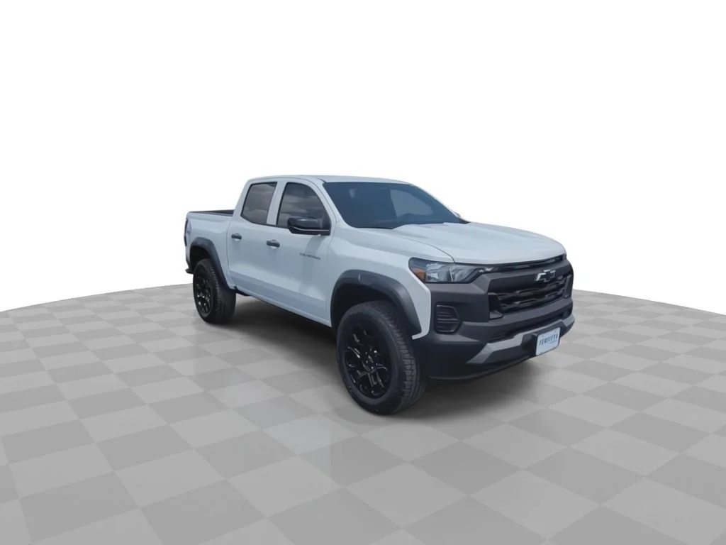 New 2026 Summit White Chevrolet Trail Boss image 2