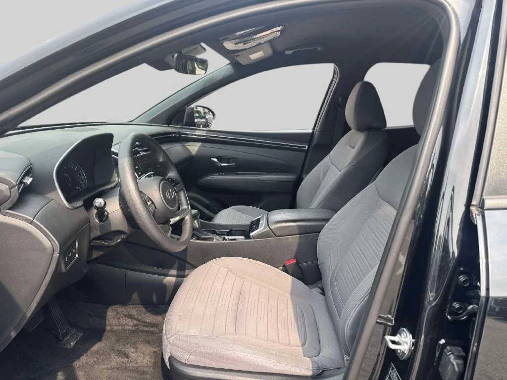 Used 2024 Black Hyundai SEL image 17