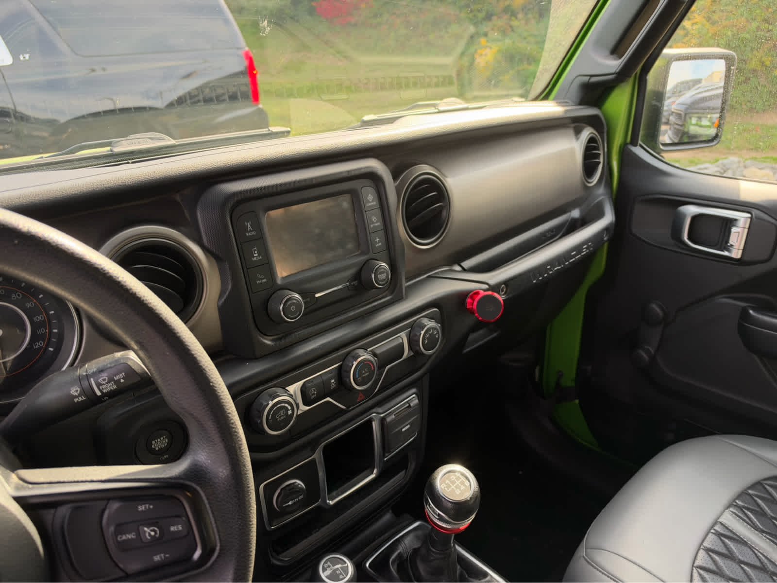 Used 2019 Mojito! Clearcoat Jeep Sport image 11