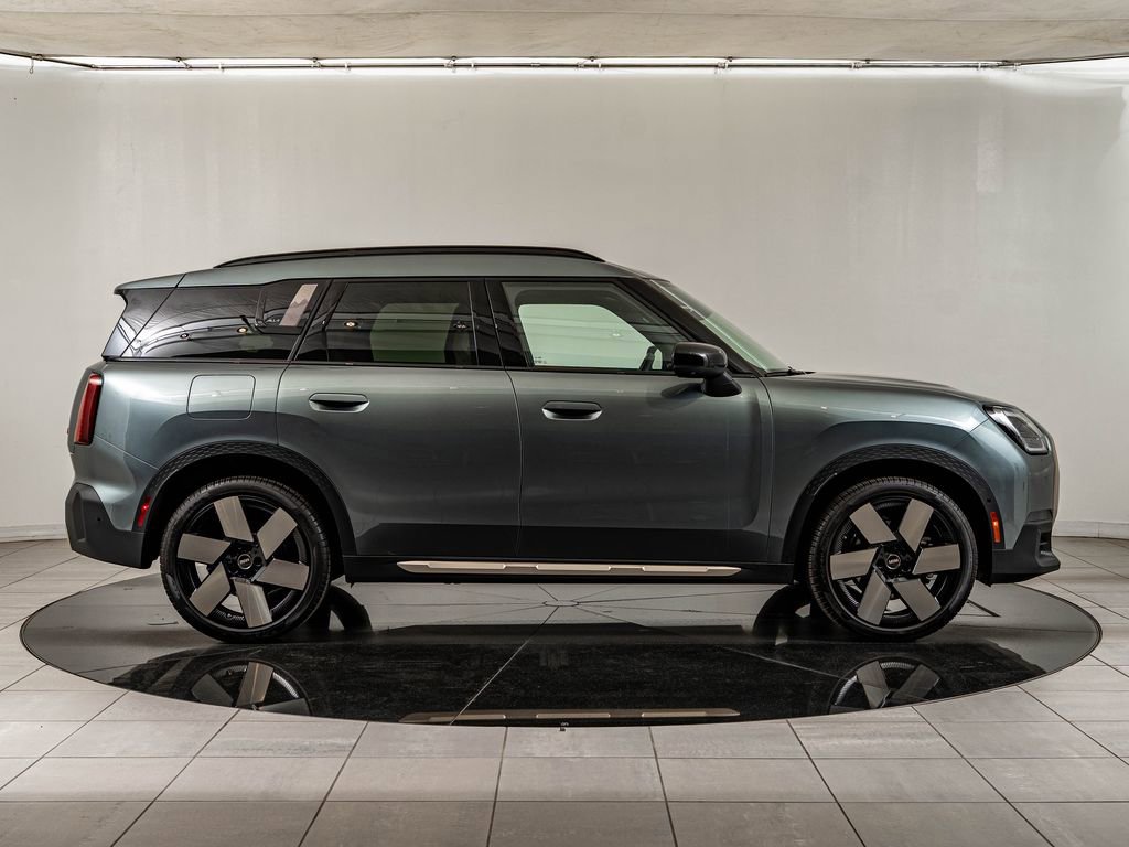 Used 2025 Smokey Green Metallic MINI Iconic image 4