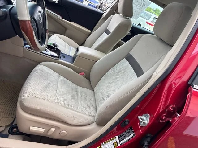 Used 2013 Barcelona Red Metallic Toyota L image 15