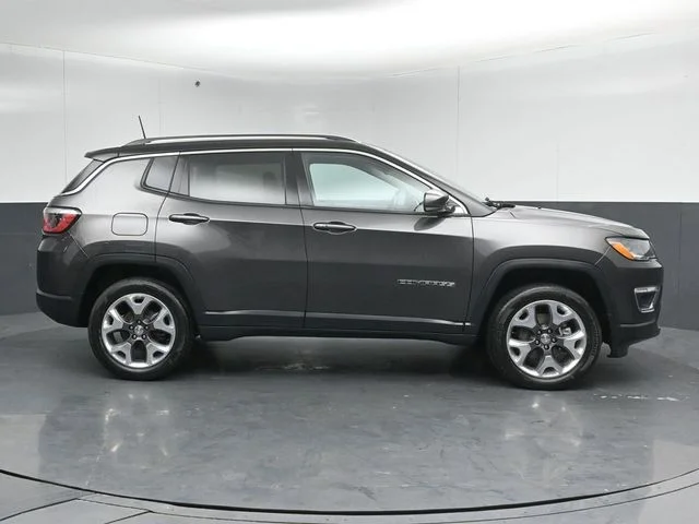 Used 2020 Granite Crystal Clearcoat Metallic Jeep Limited image 8