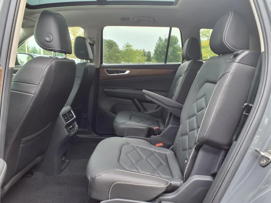 New 2026 Pure Gray Volkswagen 2.0T SE w/Technology image 23
