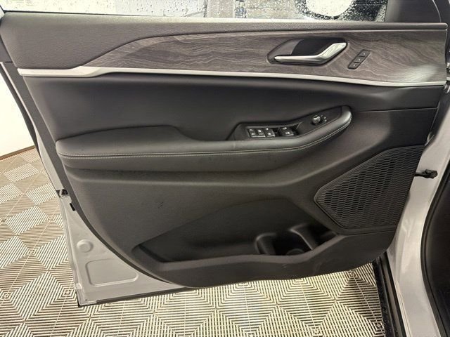 New 2026 Silver Jeep Limited image 15