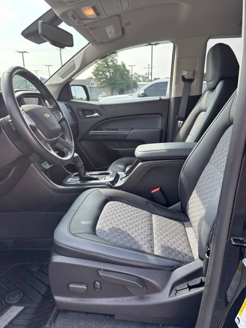 Used 2021 BLACK Chevrolet 4WD Z71 image 11