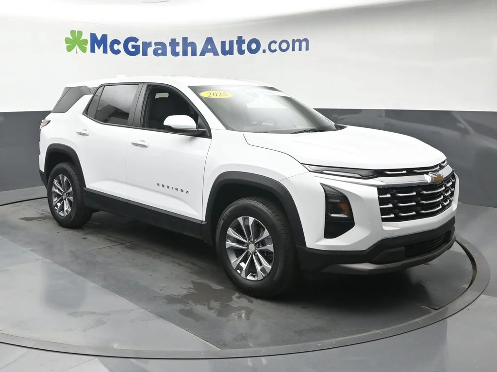 Used 2025 White Chevrolet LT image 2