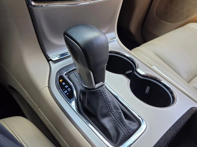 Used 2019 Gray Jeep Limited image 19