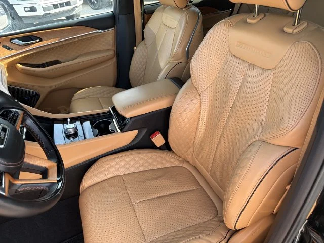 Used 2022 Black Jeep Summit Reserve image 19